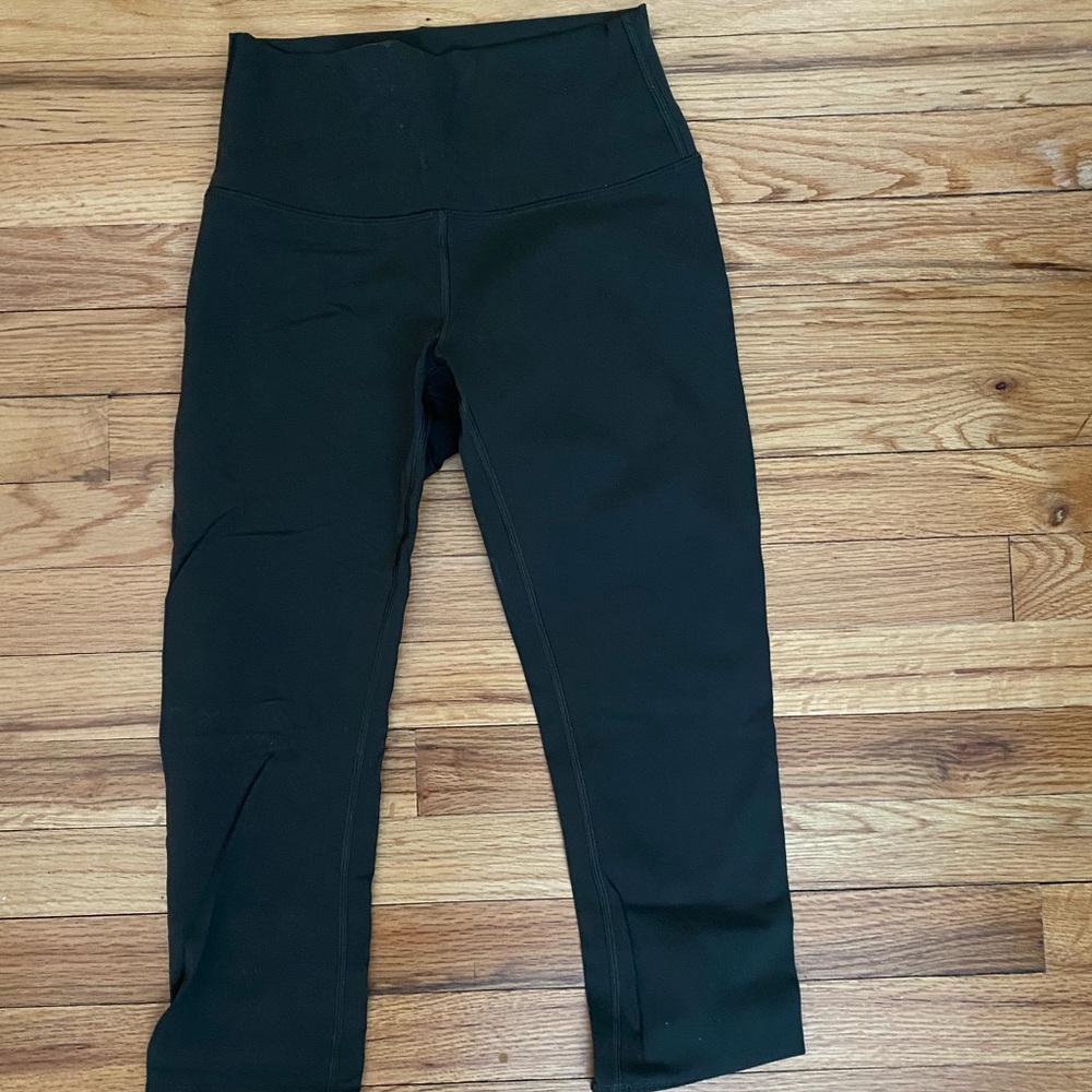 Lululemon green cropped leggings